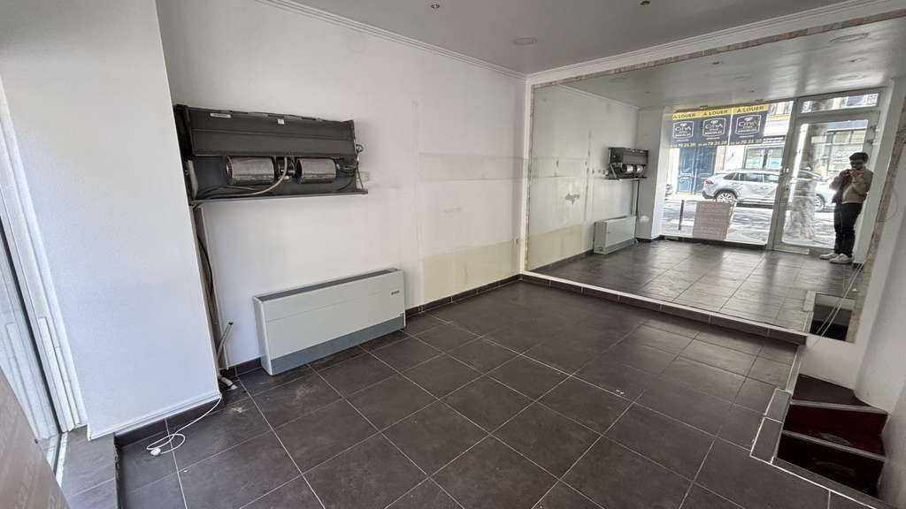 Local 24m² à louer Paris 9e Trudaine / Maubeuge