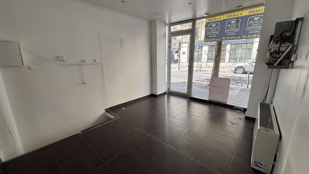Local 24m² à louer Paris 9e Trudaine / Maubeuge