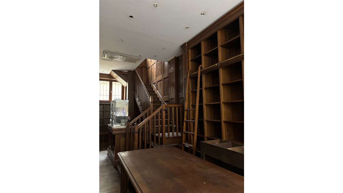 Location pure local 88m² Passage Jouffroy Paris 9e