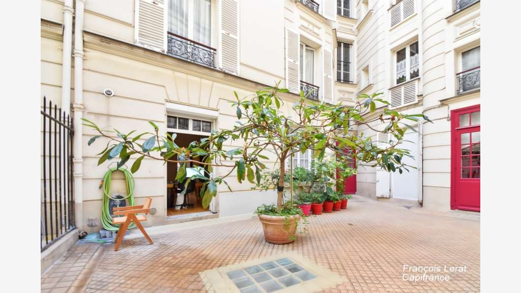 Local cial 85m² à louer Paris 75009 rue Condorcet
