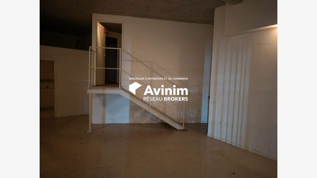 A louer local 814m² pied d'immeuble à Parthenay