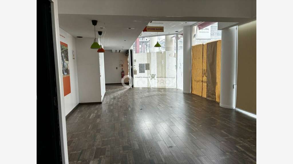 Vente cellule commerciale de 204m² en ccial de Pau