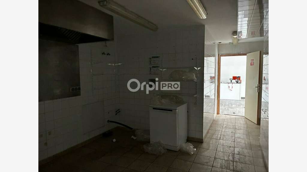 Vente cellule commerciale de 204m² en ccial de Pau