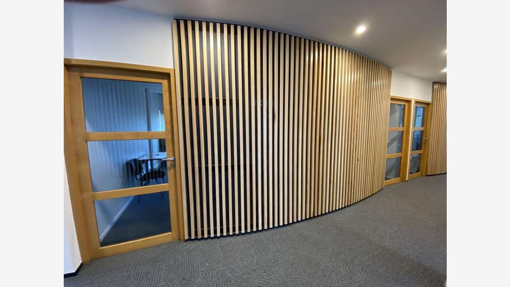 A louer bureau 17.65m² proche accès autoroute Pau