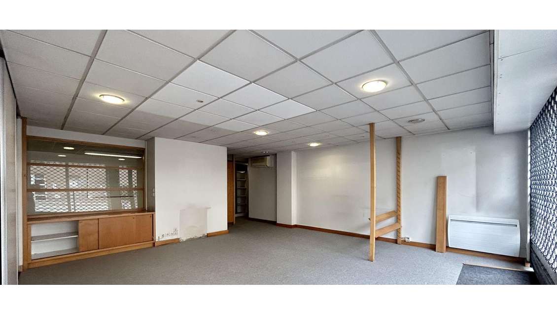 Location local 99m² proche cours Bosquet à Pau