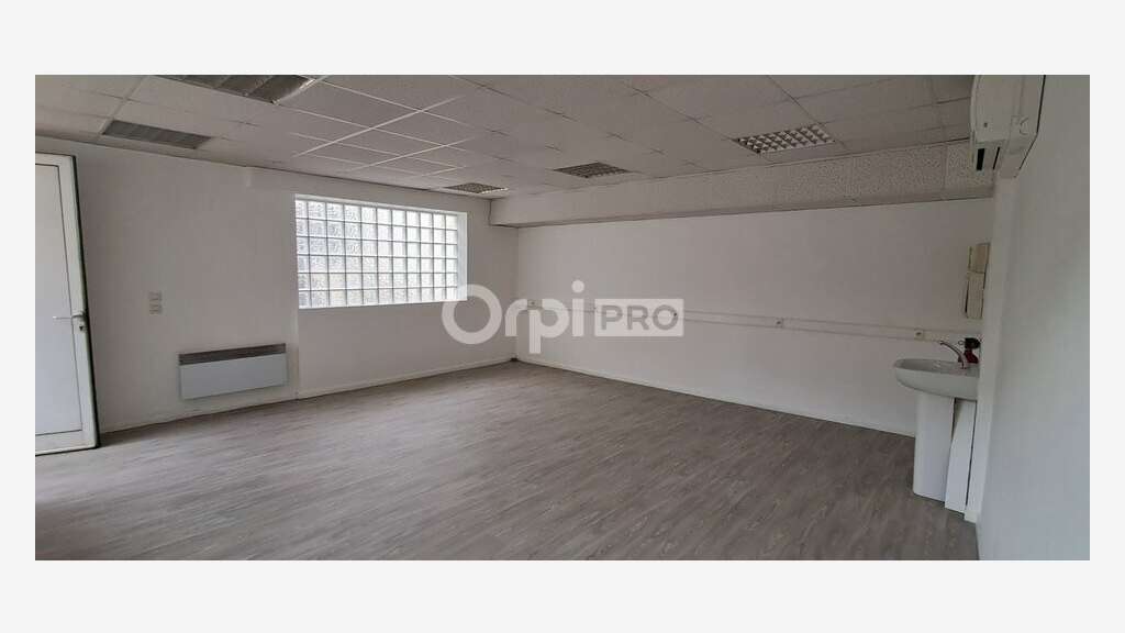 Location local professionnel de 70m² à Pau Sud