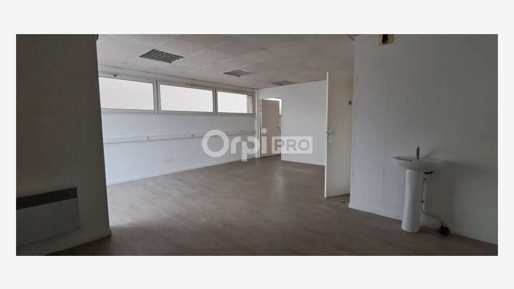 Location local professionnel de 70m² à Pau Sud