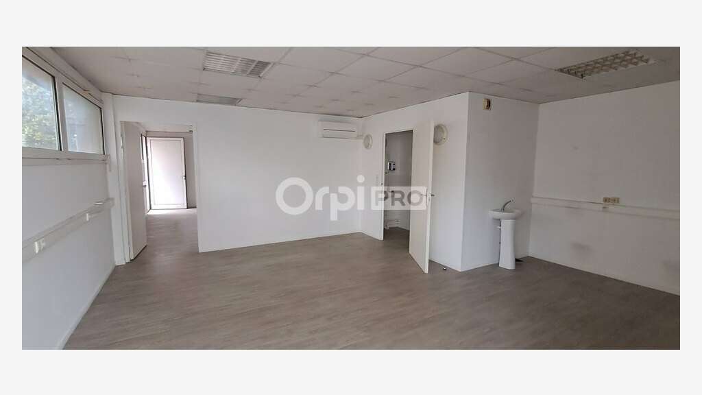 Location local professionnel de 70m² à Pau Sud