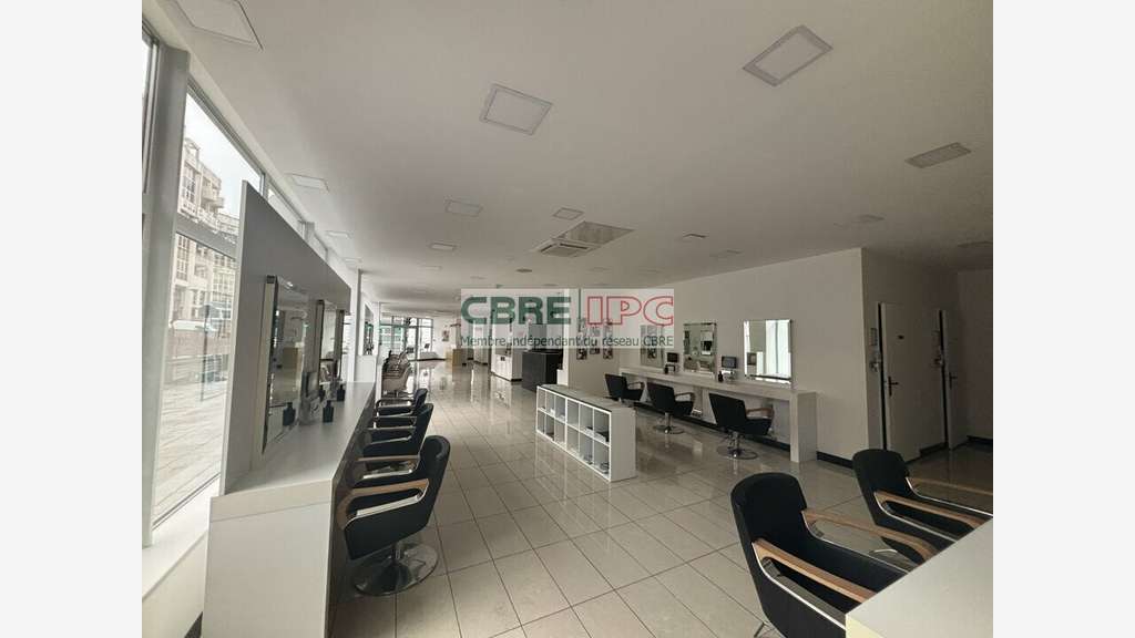 Location local 310m² centre-ville de Pau Bosquet