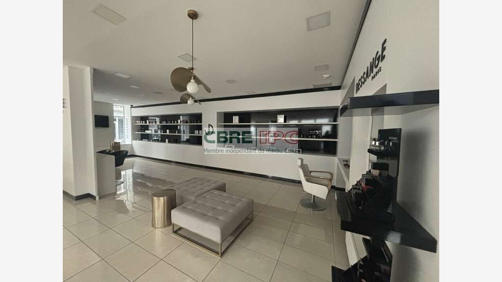 Location local 310m² centre-ville de Pau Bosquet