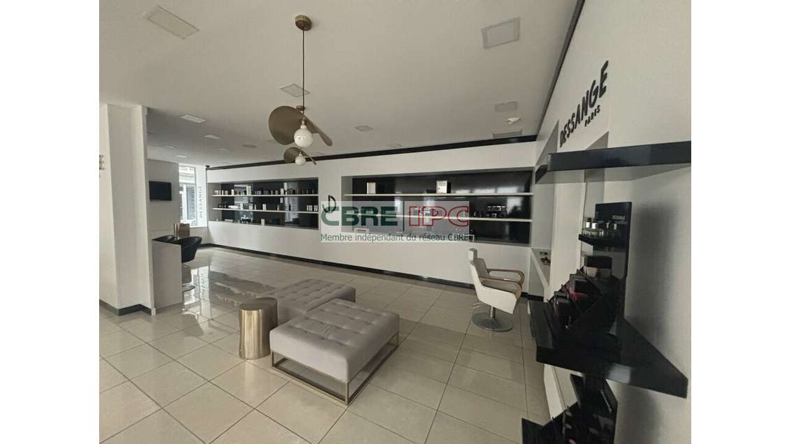 Location local 310m² centre-ville de Pau Bosquet