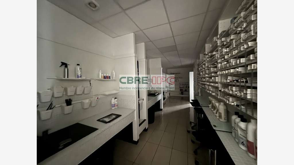 Location local 310m² centre-ville de Pau Bosquet