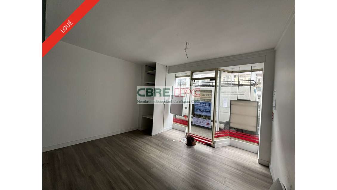 Location local commercial de 30m² à Pau Bosquet