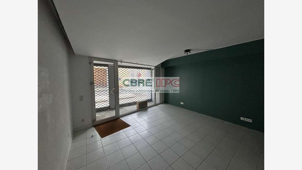Location local commercial 47m² à Pau place Verdun