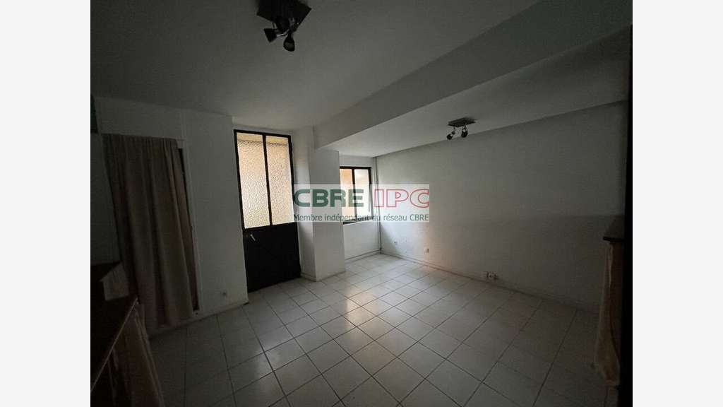 Location local commercial 47m² à Pau place Verdun