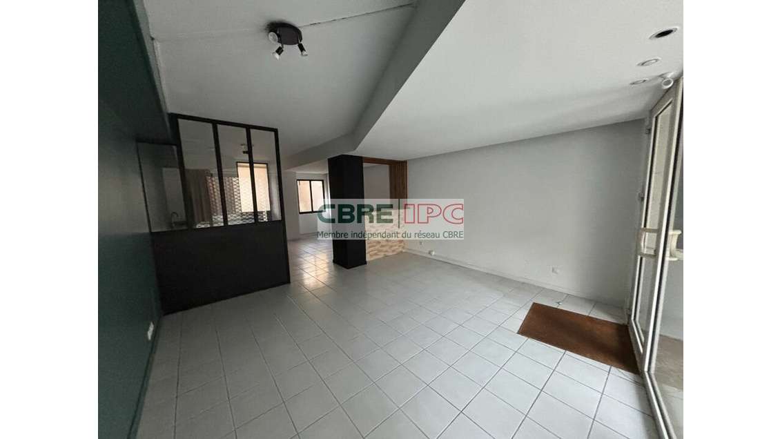 Location local commercial 47m² à Pau place Verdun