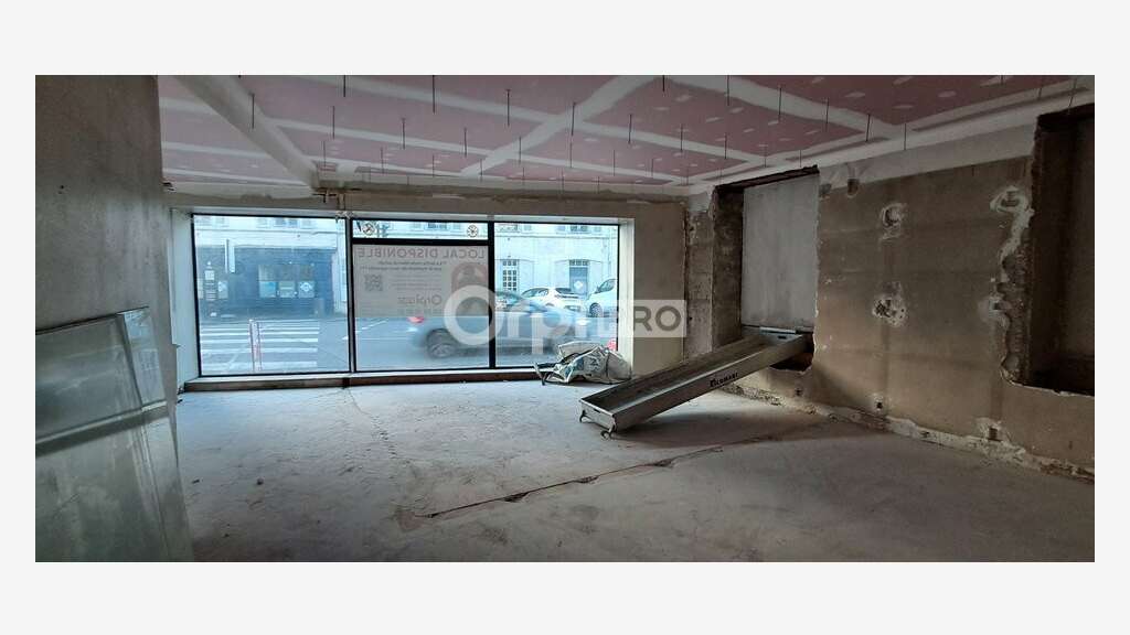 A louer bureau commerce de 80m² à Pau Centre