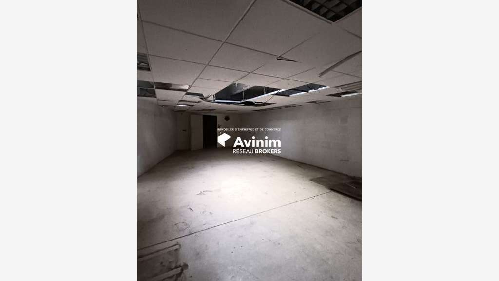 A louer local 300m² empl N°1 hyper centre Pau