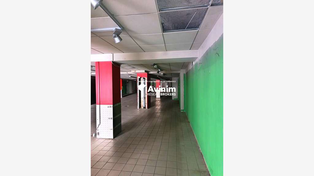 A louer local 300m² empl N°1 hyper centre Pau