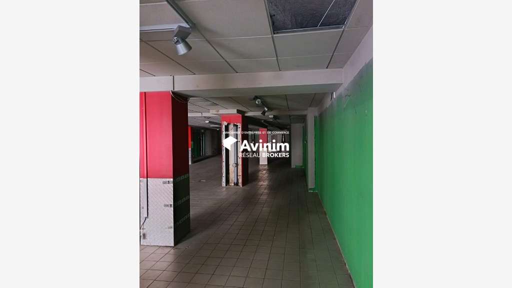 A louer local 300m² empl N°1 hyper centre Pau