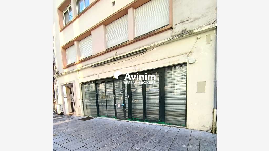 A louer local 300m² empl N°1 hyper centre Pau