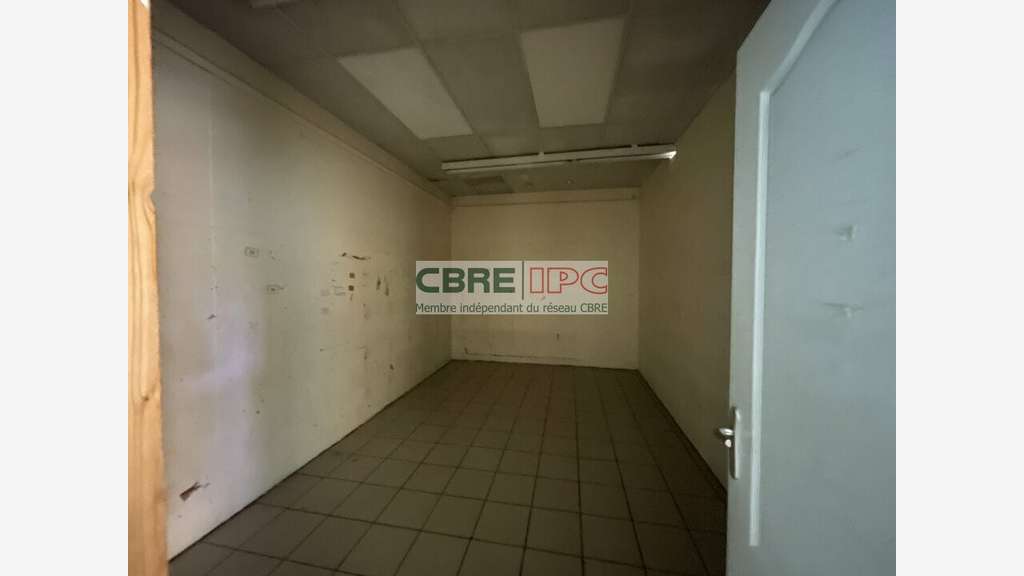 Location cellule commerciale 72m² Pau Université