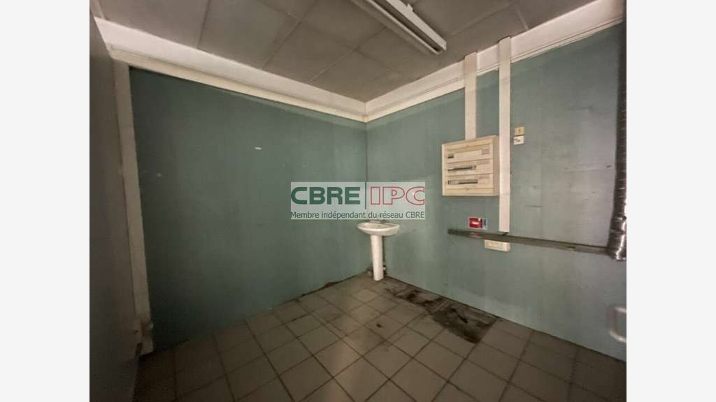 Location cellule commerciale 72m² Pau Université
