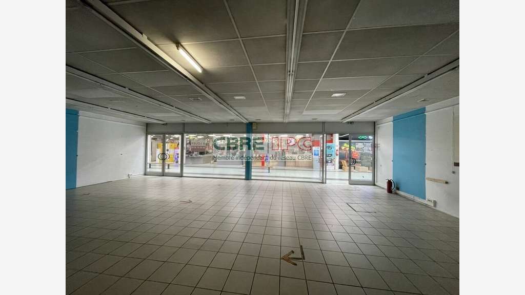 Location cellule commerciale 72m² Pau Université