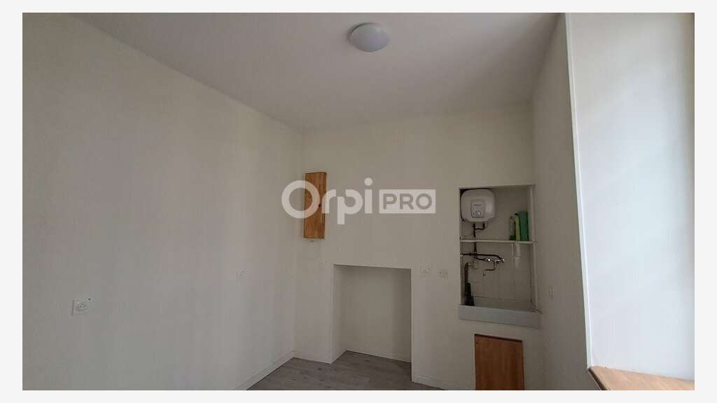A louer local commercial de 62m² à Pau prox Halles