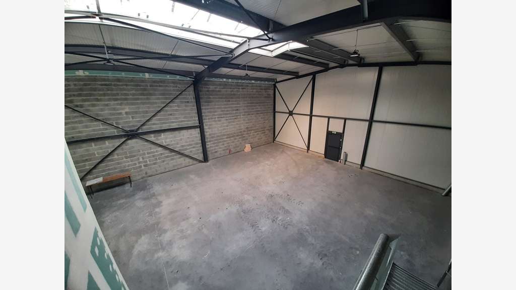 A LOUER CELLULE D'ACTIVITE NEUVE de 331 m²