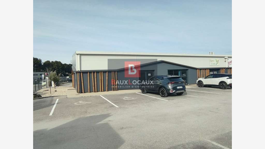 Local commercial de 125m² à louer à Pelissanne