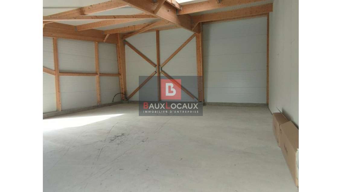 Local commercial de 125m² à louer à Pelissanne