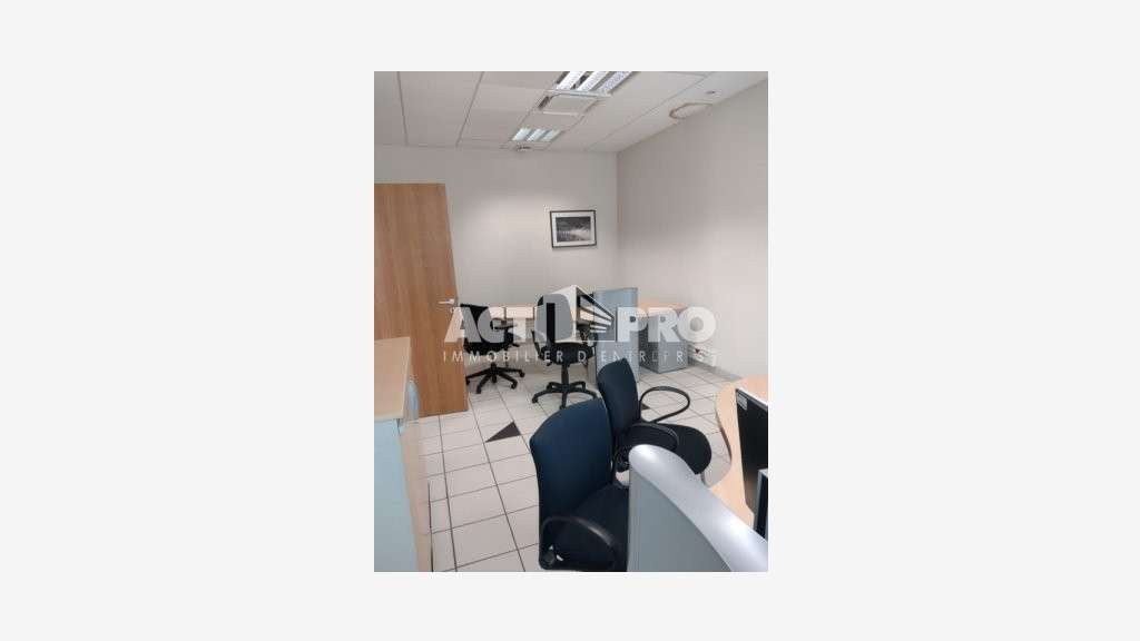 À louer bureaux/agence 542m² + parking Perpignan