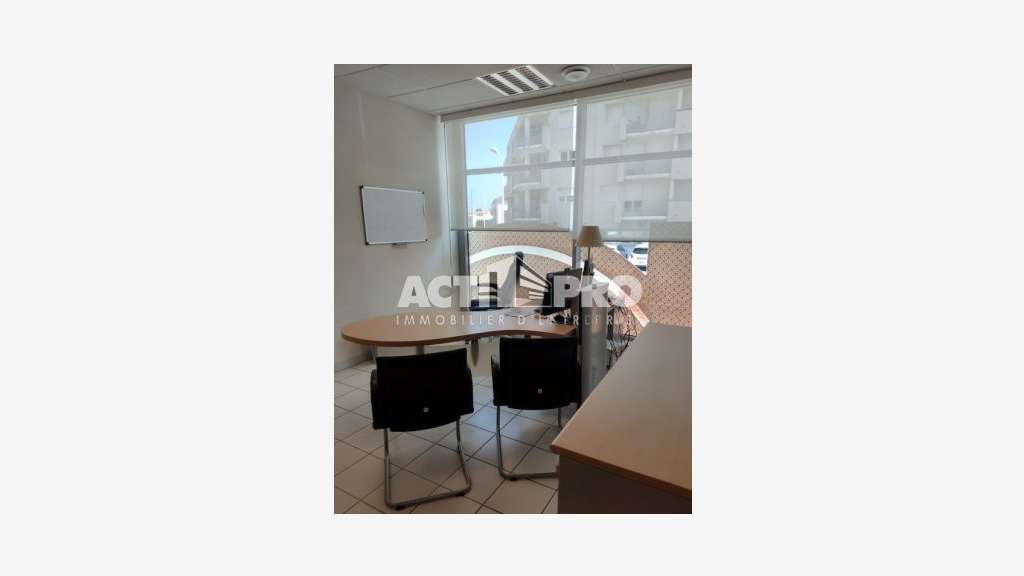 À louer bureaux/agence 542m² + parking Perpignan