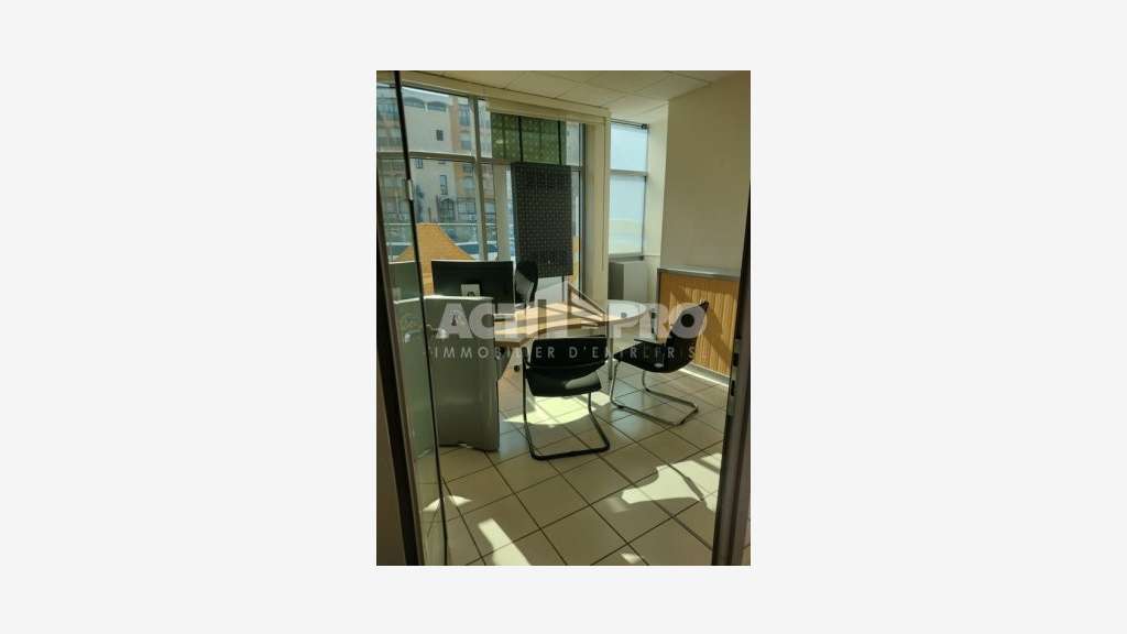 À louer bureaux/agence 542m² + parking Perpignan