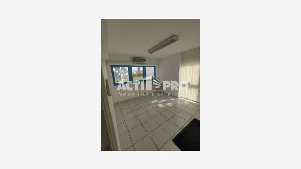 À louer bureaux  250m² R+1 à Perpignan Université