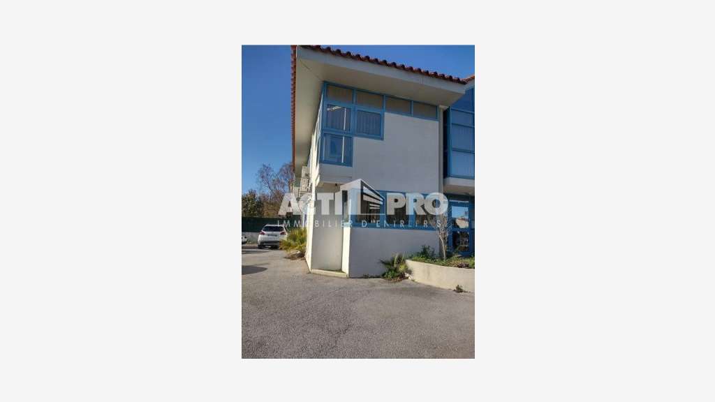 À louer bureaux  250m² R+1 à Perpignan Université