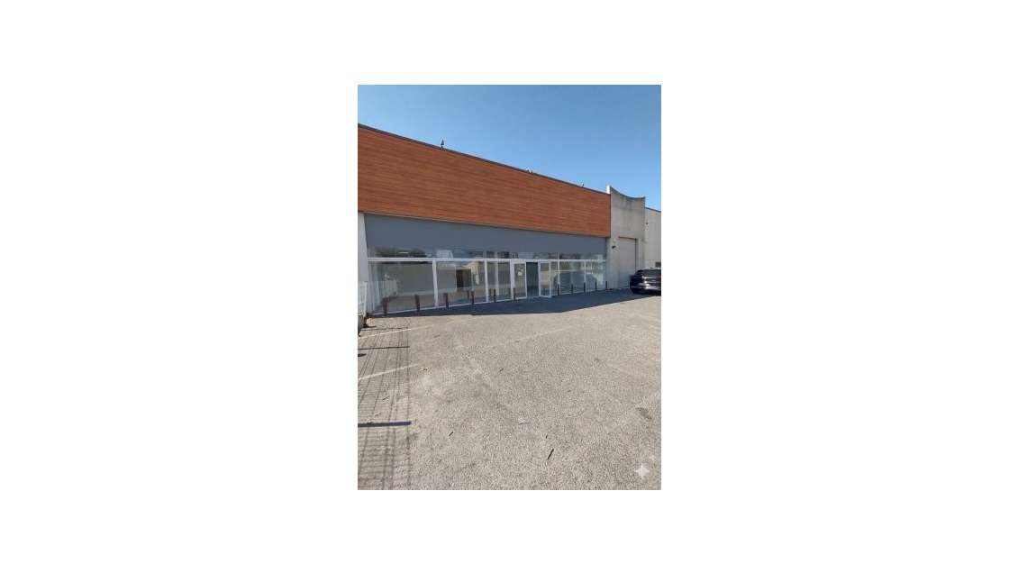 A louer murs commerciaux 300m² Pyrénées Orientales
