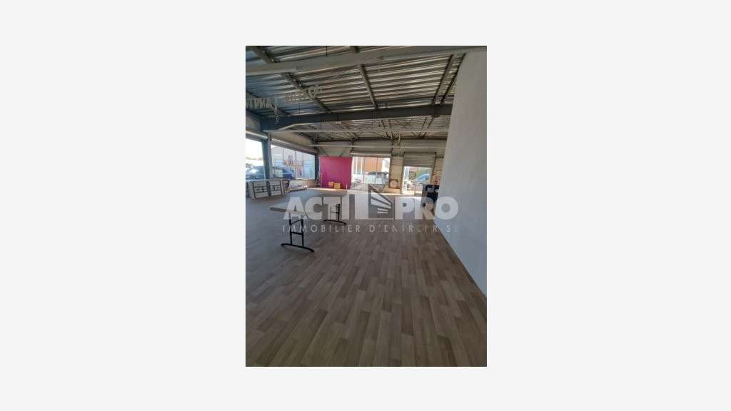 À louer local commercial 200m² à Perpignan