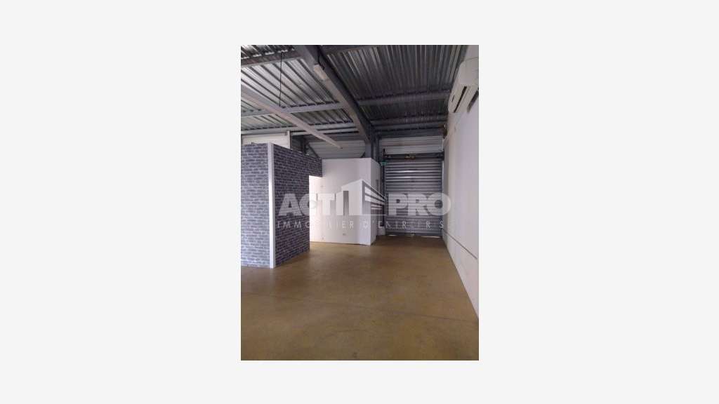 À louer local commercial 200m² à Perpignan