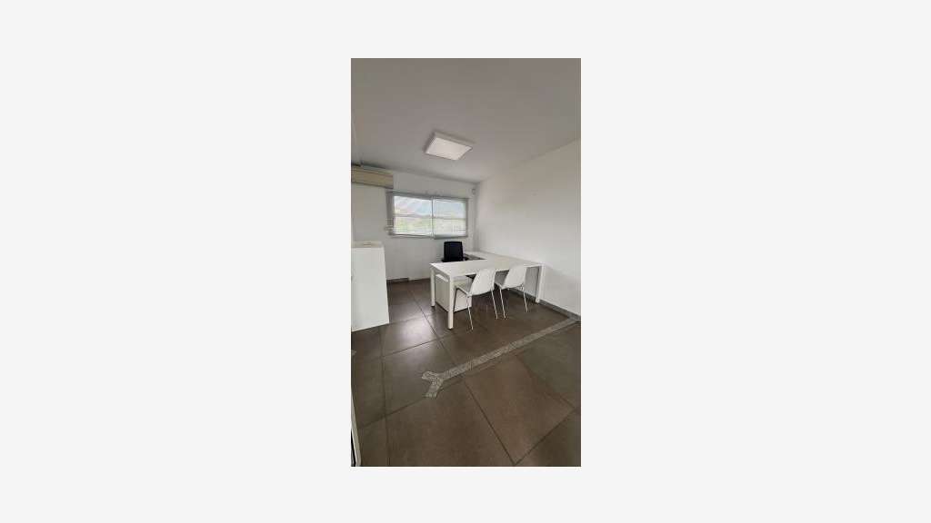 A louer local commercial de 108m² à Perpignan