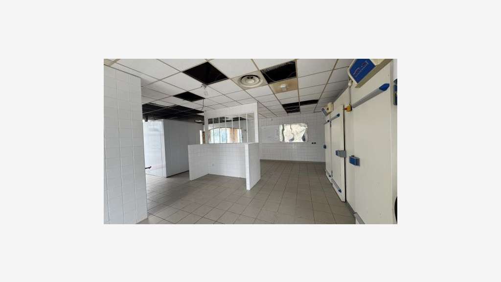 A louer local commercial 165m² empl n°1 Perpignan