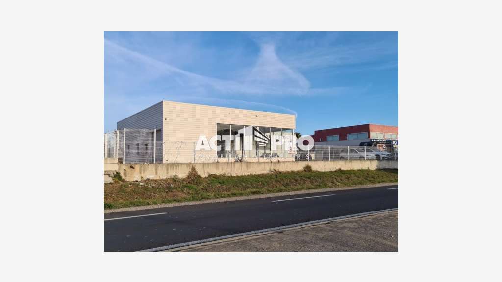 A louer murs commerciaux 225m² à Mas Guérido