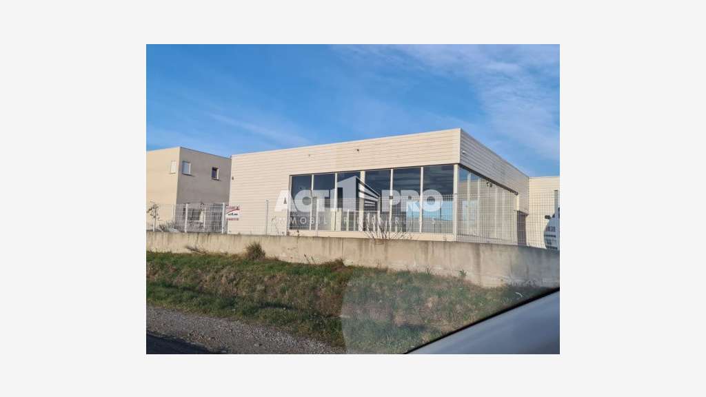 A louer murs commerciaux 225m² à Mas Guérido