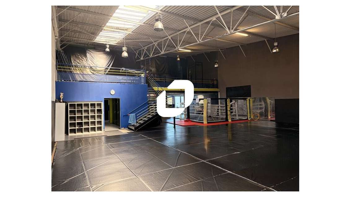 A louer Local commercial 450m² Pessac