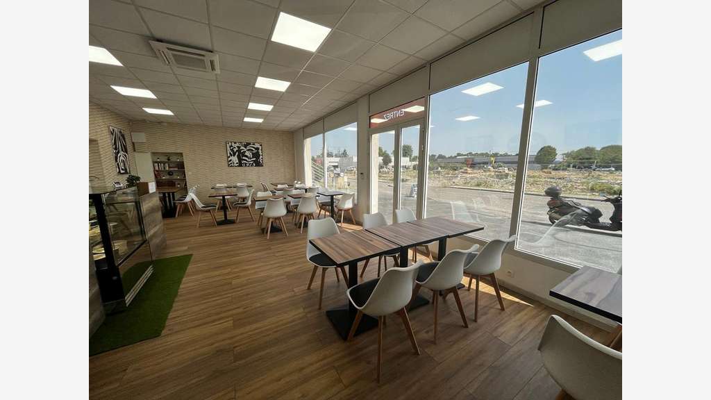 Local commercial de 75m² à louer en RDC à Pessac