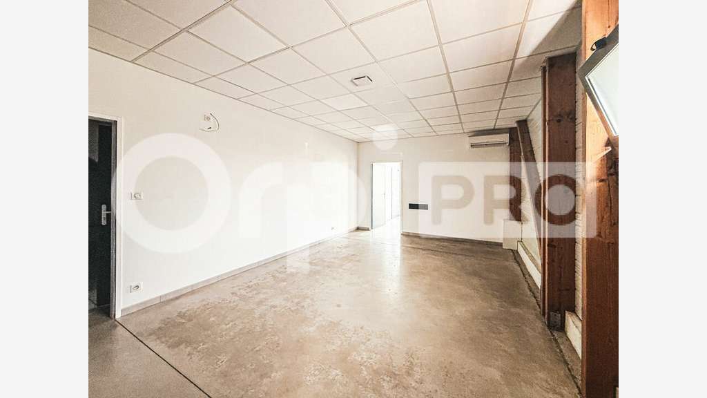 Local commercial 220m² à louer à Peyrehorade 