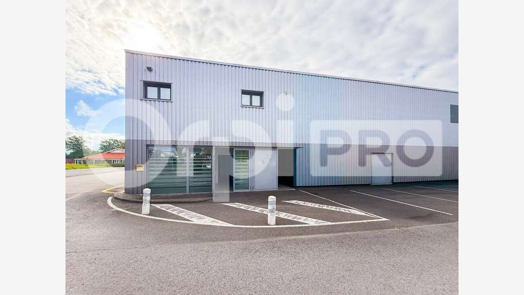 Local commercial 220m² à louer à Peyrehorade 