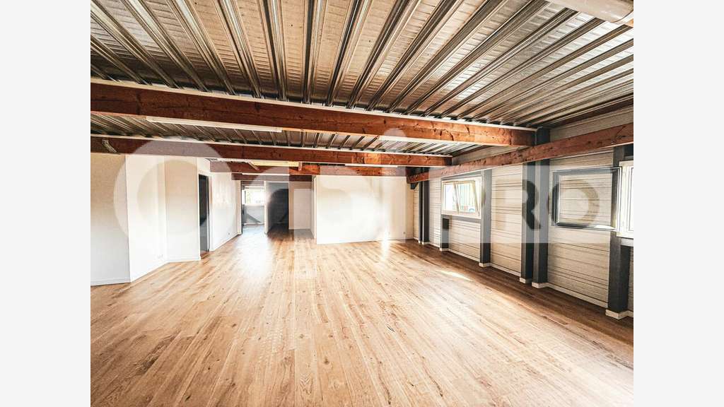 Local commercial 220m² à louer à Peyrehorade 