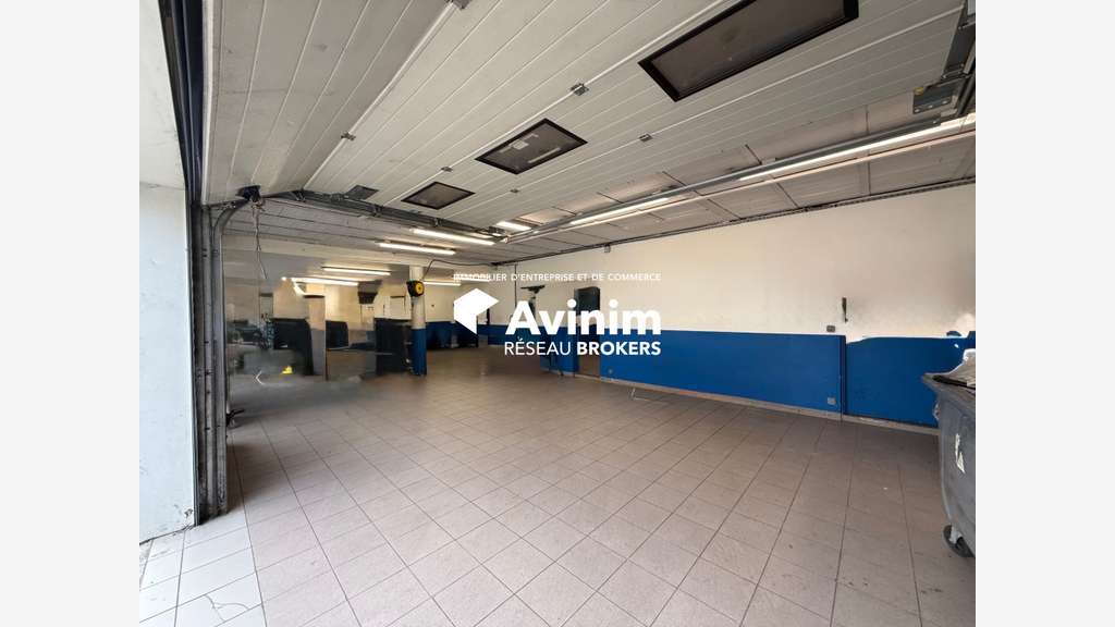A louer local indépendant 340m² à Pierrelaye
